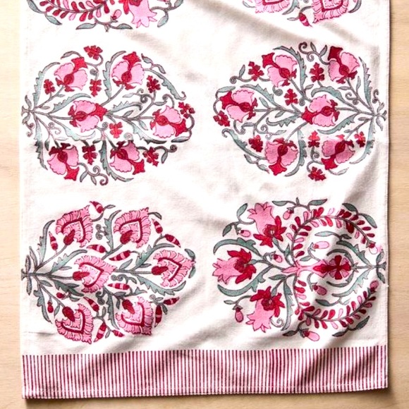 Rosy Floral Hearts Tea Towel - Picture 4 of 10